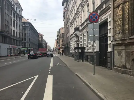 Atbalsta Čaka ielas velojoslu eksperimenta turpināšanu Rīgā