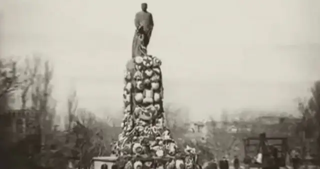 «С деревьев посыпались тела»: как в 1956 году подавили протесты в Тбилиси