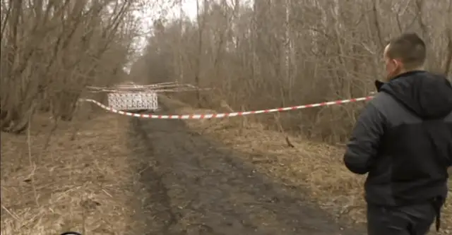 Опасный маршрут: в Саласпилсе обнаружен карстовый провал (ВИДЕО)