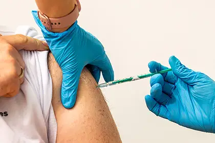 На время или навсегда? Что надо знать о вакцинации и вакцинах