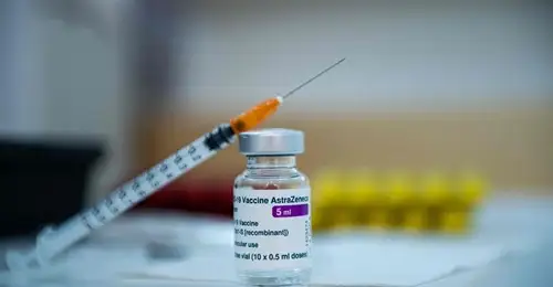 Komisārs: EK varētu nepagarināt līgumu par «AstraZeneca» vakcīnas piegādi