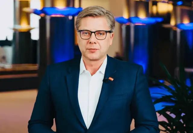 EP Juridiskā komiteja iesaka atcelt eiroparlamentārieša Ušakova parlamentāro imunitāti