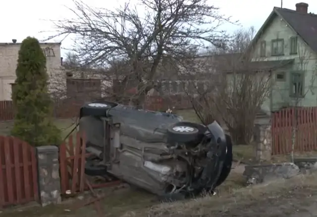 ДТП в деревне Куку: пьяные мужчины разбили машину в день ее покупки