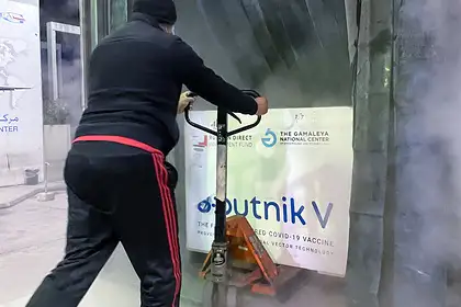 «Спутник», вероятно, не смогут производить»: российский бизнес о последствиях санкций