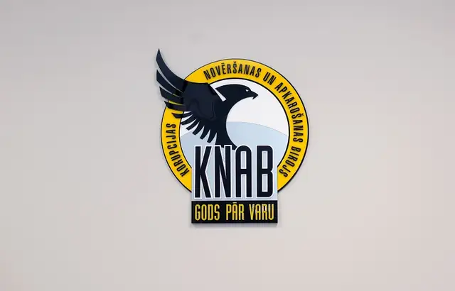 Kiberuzbrukuma dēļ traucēta KNAB partiju finanšu datubāzes un mobilās lietotnes «Ziņo KNAB» pieejamība