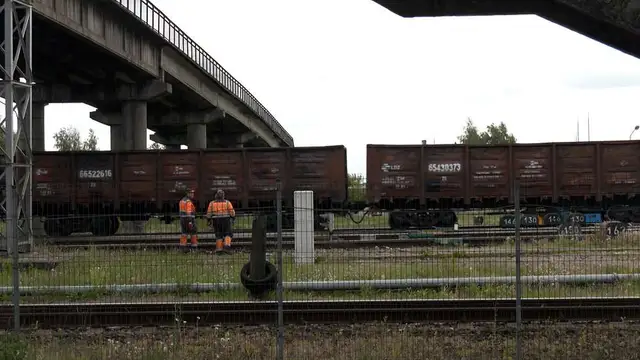 В Кенгарагсе подросток пытался запрыгнуть на движущийся поезд, но не удержался