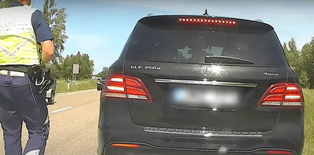 Policija aptur autovadītāju, kurš steidzas uz Liepāju ar ātrumu 169 kilometri stundā
