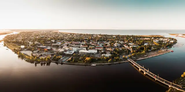 Vasaras sezonā Pērnava pulcē tos, kuri alkst kultūras un kurus vilina ūdens!