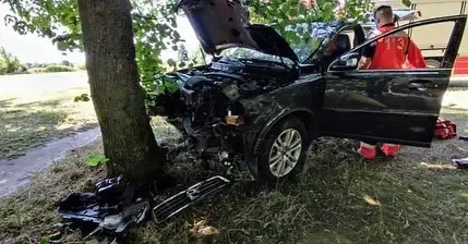 В Лиепае джип влетел на детскую площадку, на которой играли два ребенка