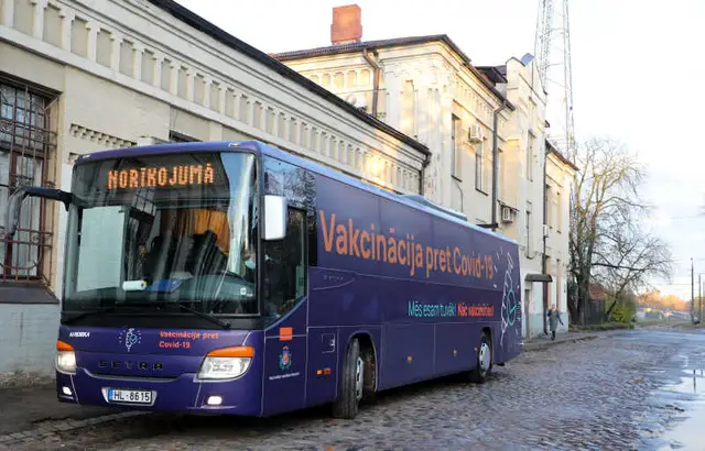 Rīgā vakcinācijas autobusos pret Covid-19 varēs vakcinēties Āgenskalnā, Ziepniekkalnā, Mežaparkā un Mangaļsalā