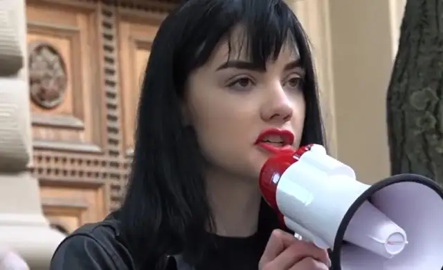 «Чем больше русскоговорящих умрет, тем лучше для латышского языка»: неудачный сарказм Селмы Левренце