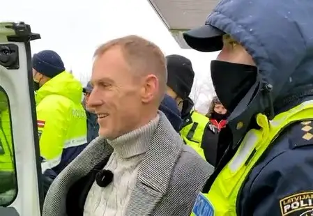 Начальник Вентспилсской полиции на акции протеста Гобземса использовал слезоточивый газ (ВИДЕО)