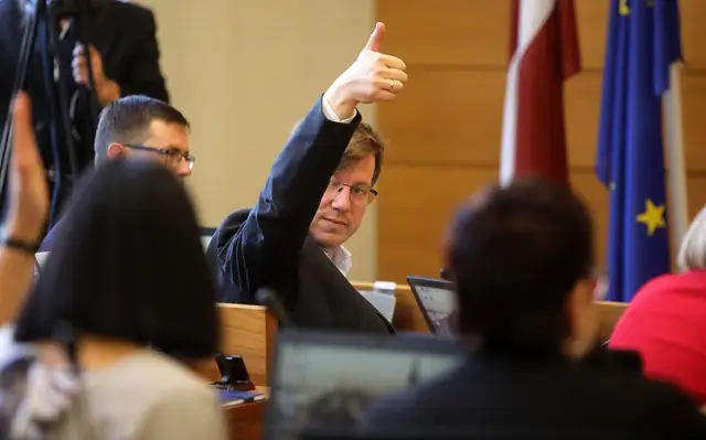 Trubko 2,1 miljonu kukuli Kossovičam piedāvājis ar divu pirkstu žestu