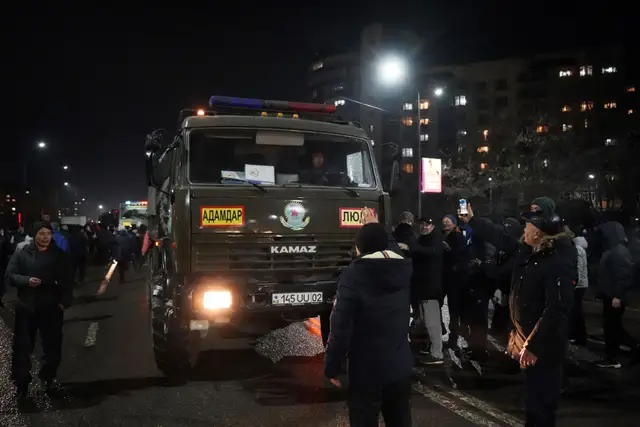 В Казахстане протестующие захватили мэрию города Актобе