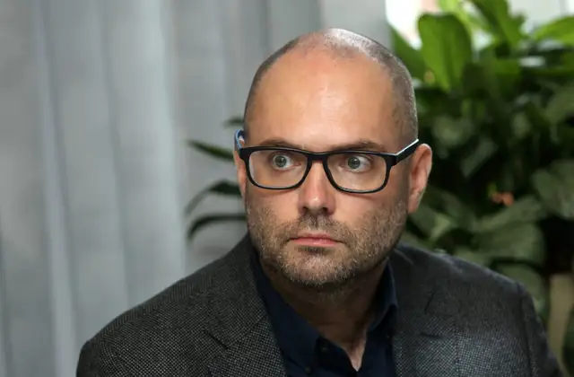 Āboliņš atstāj NEPLP vadītāja amatu un iesaistās politikā