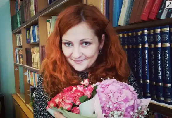 Учительницу уволили за чтение на уроке стихов «врагов народа»: случай в гимназии Санкт-Петербурга