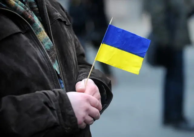 С видом на школу: в Чиекукалнсе появился мурал в поддержку Украины (ФОТО)