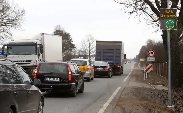 No trešdienas uz Bauskas šosejas starp tirdzniecības centru «A7» un Valdlauču krustojumu satiksmei slēgs joslu
