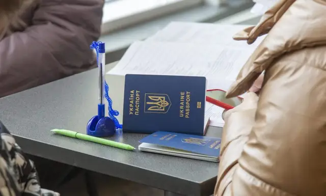 Украина ждёт возвращения беженцев из ЕС, но не будет на них давить