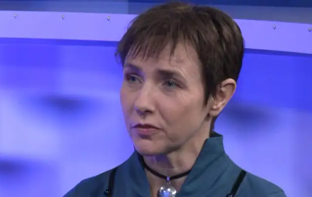 Экс-министр образования Шуплинска поступила в земессарги и учится стрелять