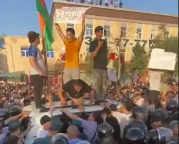 В Узбекистане идут массовые протесты против отмены автономии Каракалпакстана