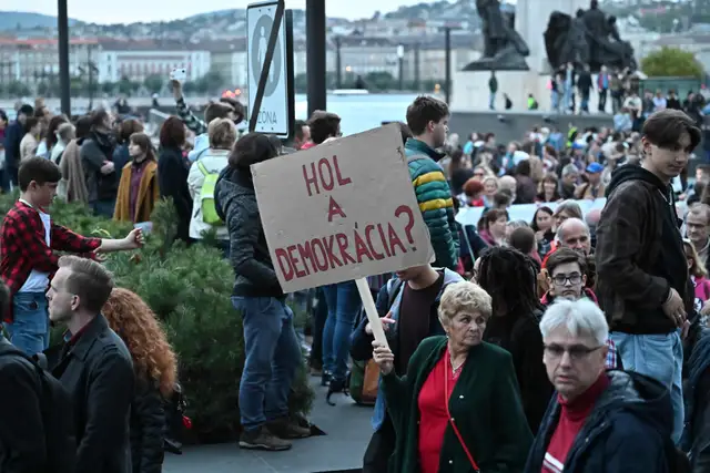 В Будапеште прошел многотысячный митинг против политики Орбана