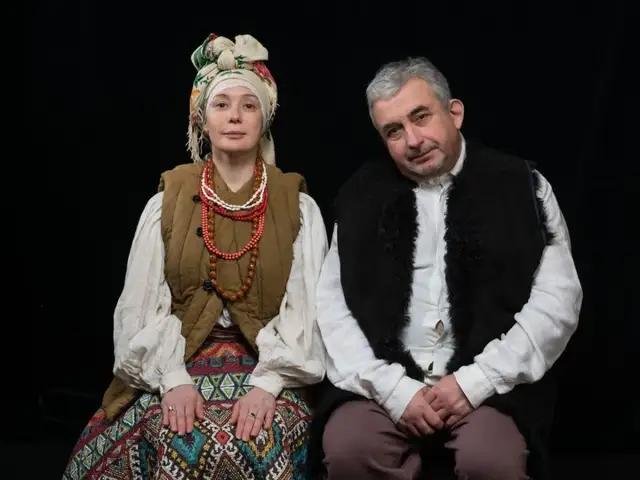«Чулпан знает роль на трех языках»: почему Херманис отменил премьеру по Гоголю