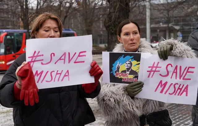 «Спасите Мишу!» В Риге прошел пикет в поддержку экс-президента Грузии Михаила Саакашвили. ФОТО