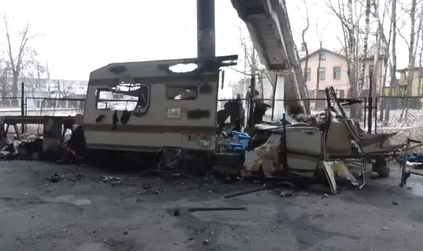 Трагедия под Калнциемским мостом: заживо сгорел живший в вагончике мужчина