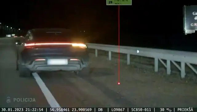 Госполиция поймала «Porsche», который мчался по Юрмальской 196 км/ч (ВИДЕО)