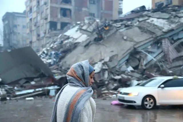 Латвийцы собрали более 100 тысяч евро пострадавшим от землетрясения в Турции