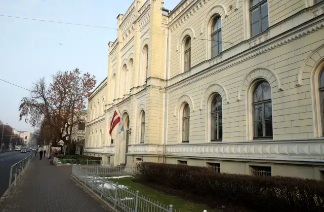 Rīgā pirmajā dienā pieteikumus uzņemšanai vidusskolās iesnieguši 3600 skolēni