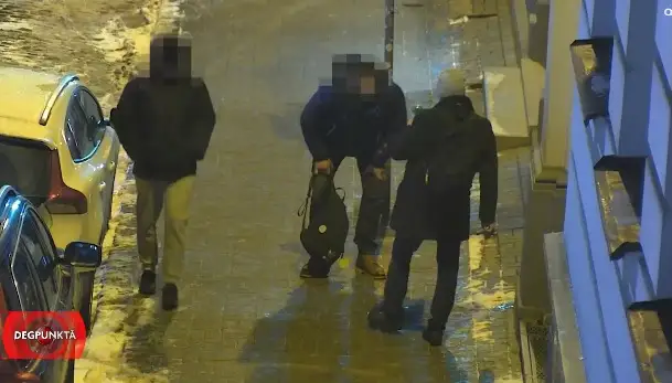 Rīgas centrā aiztur vīrieti par uzbrukumu ar nazi (FOTO)