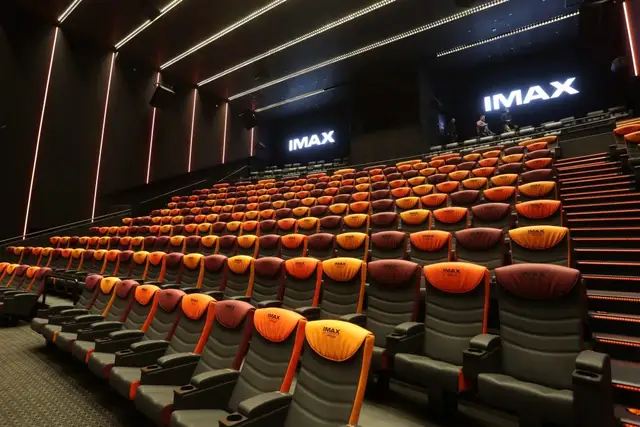 Biedrība piedāvā parakstīt memorandu «krievu valodas dominances» novēršanai kinoteātros