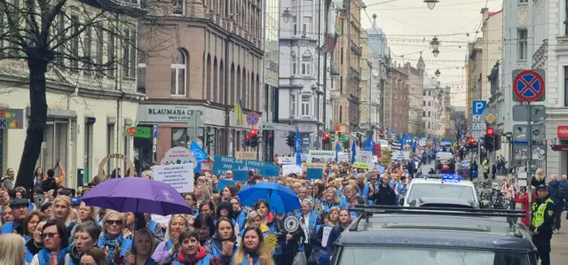 За уважительное отношение: в Риге прошло самое массовое за последние годы шествие учителей. ФОТО, ВИДЕО