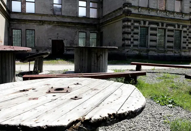 Atsāk Liepājas ostas akvatorijas Karostā attīrīšanu no padomju laika atkritumiem