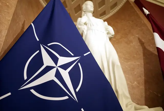 НАТО проводит консультации после того, как дроны РФ атаковали Польшу