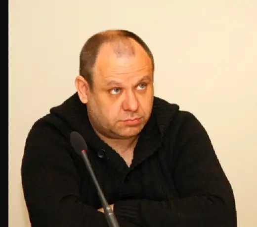 Tiesa lemj paturēt apcietinājumā prokremlisko aktīvistu Žgunu