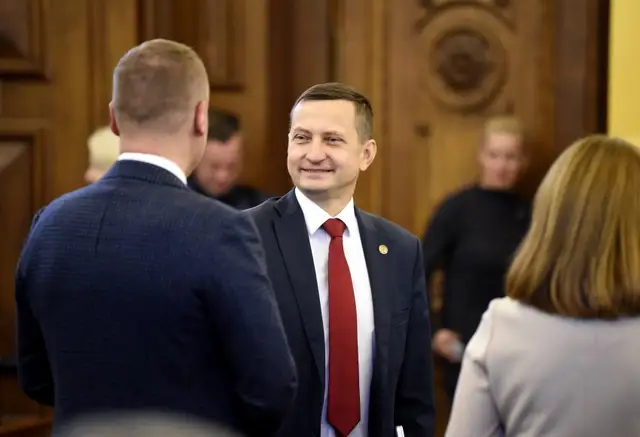 Valdības partijas atbalsta Krauzes centienus ES noteikt Krievijas lauksaimniecības produktu importa aizliegumu