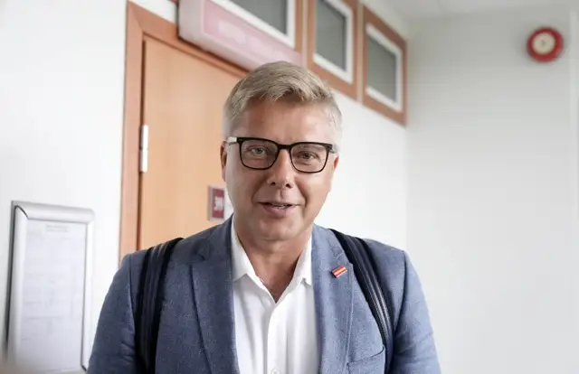 Ušakovs vēršas prokuratūrā pret Staķi