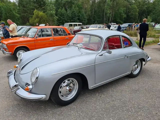 Augusta beigās notiks seno automobiļu salidojums «Retro Jūrmala 2023»