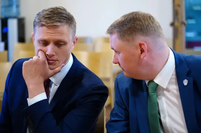 Отставка правительства? Нацблок и «Объединенный союз» отклонили предложение Кариньша, а премьер завернул их идею в ответ