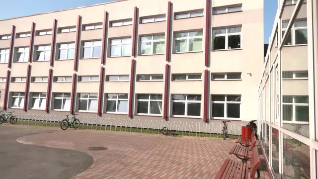 Одну обварила кипятком, вторую ударила ножом: конфликт первокурсников в общаге Рижского гостехникума