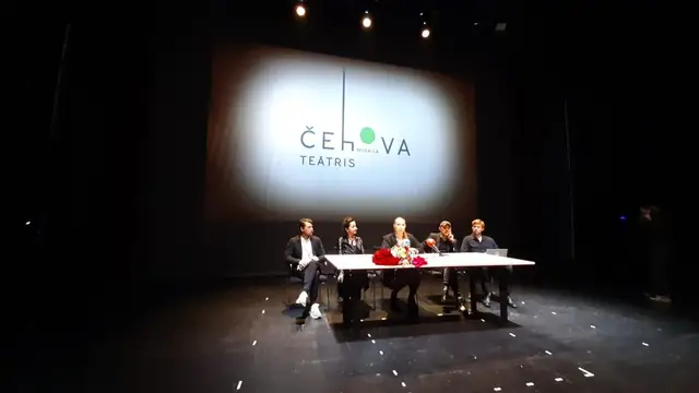 KM: Lai sekmīgi uzrunātu savu skatītāju, Čehova teātrim ir jāizmanto krievu valoda