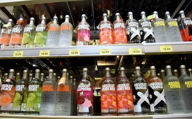 Pieaug alkoholisko dzērienu akcīzes nodokļa likmes