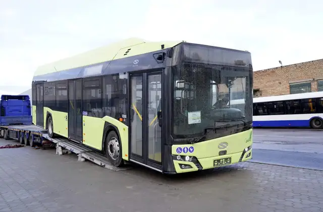 «Rīgas satiksme» получило все заказанные 35 электробусов, но не все так гладко: сколько же из них на дорогах?