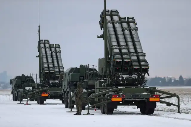 Польша запретила въезд на военные объекты автомобилям китайского производства