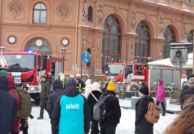 Latvijas Radio ēkā sadūmojuma dēļ notiek darbinieku evakuācija un pārtraukti ētera raidījumi
