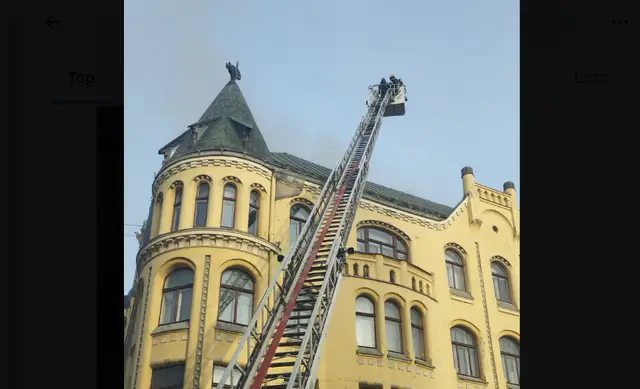 Vecrīgā deg Kaķu nams