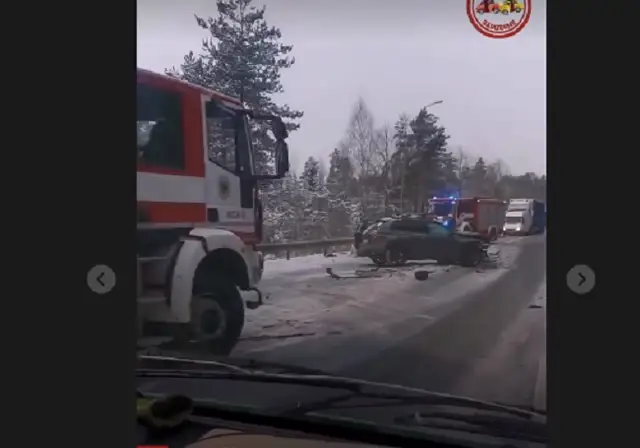 На одной трассе — сразу два серьезных ДТП: везде с участием грузовиков (ВИДЕО)